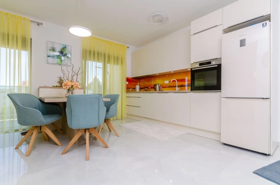 Apartmán Střední Dalmácie - Okrug Gornji DA 8131 N1