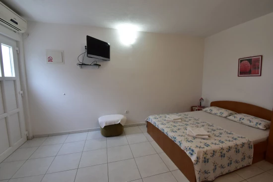 Apartmán Střední Dalmácie - Podaca DA 8192 N3