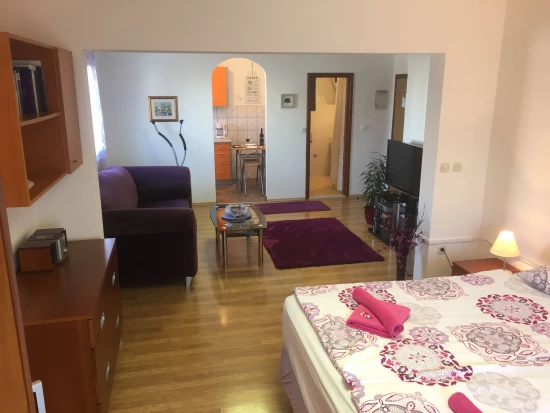 Apartmán Střední Dalmácie - Kaštela DA 8207 N1