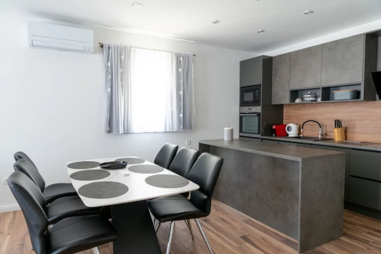 Apartmán Střední Dalmácie - Stobreč (Split) DA 8213 N1