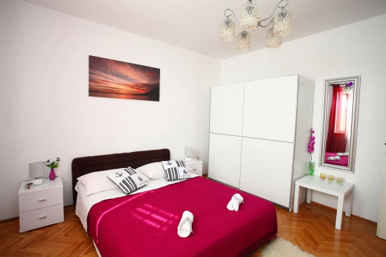 Apartmán Střední Dalmácie - Jesenice DA 8232 N1