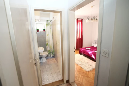 Apartmán Střední Dalmácie - Jesenice DA 8232 N1