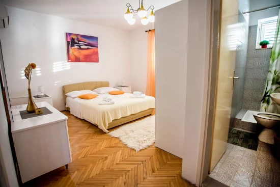 Apartmán Střední Dalmácie - Jesenice DA 8232 N1