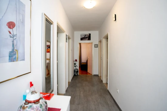 Apartmán Střední Dalmácie - Jesenice DA 8232 N1