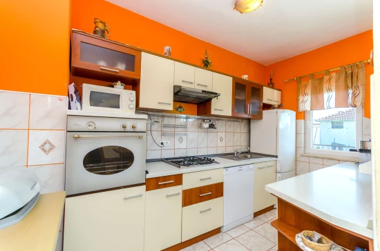 Apartmán Střední Dalmácie - Kaštela DA 8271 N1