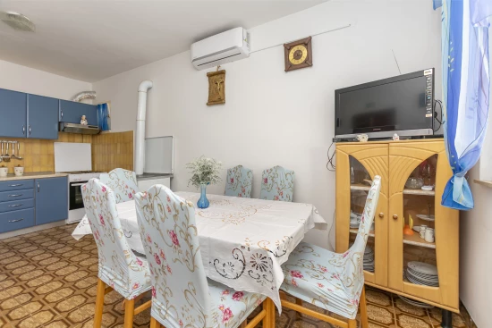 Apartmán Střední Dalmácie - Mali Rat DA 8276 N1