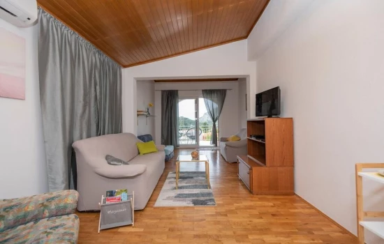 Apartmán Střední Dalmácie - Zadvarje DA 8294 N1