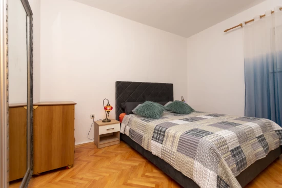 Apartmán Střední Dalmácie - Dugi Rat DA 8350 N1