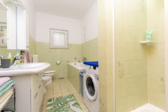 Apartmán Střední Dalmácie - Dugi Rat DA 8350 N1