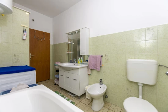 Apartmán Střední Dalmácie - Dugi Rat DA 8350 N1