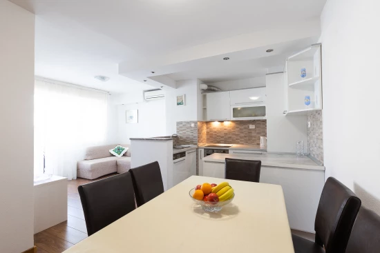 Apartmán Střední Dalmácie - Omiš DA 8376 N1