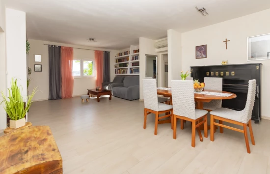 Apartmán Střední Dalmácie - Nemira (Omiš) DA 8378 N1