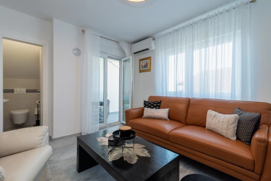 Apartmán Střední Dalmácie - Okrug Gornji DA 8411 N1