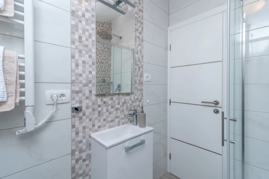 Apartmán Střední Dalmácie - Okrug Gornji DA 8464 N1