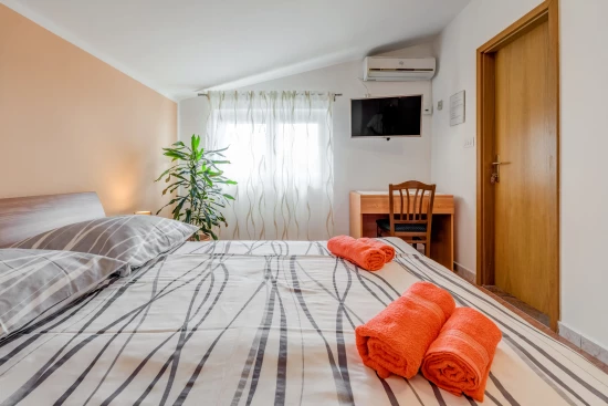 Apartmán Střední Dalmácie - Staniči DA 8503 N3