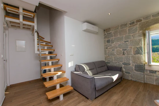 Apartmán Střední Dalmácie - Zvečanje DA 8529 N1