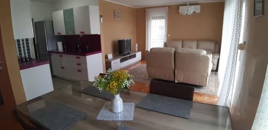 Apartmán Střední Dalmácie - Kaštela DA 8548 N1