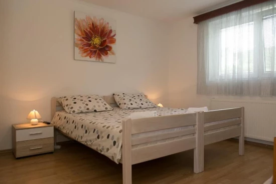 Apartmánový pokoj Kvarner - Otočac KV 7649 N1