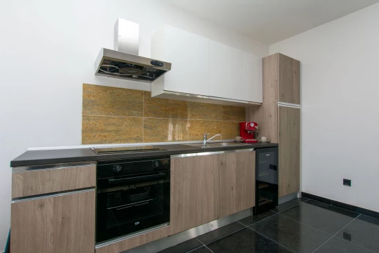 Apartmán Střední Dalmácie - Kučiće DA 8583 N1