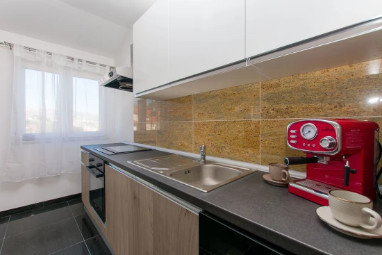 Apartmán Střední Dalmácie - Kučiće DA 8583 N1