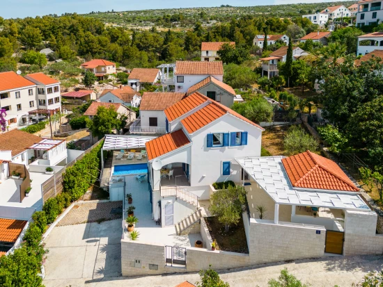 Vila Ostrov Brač OS 10395 N1