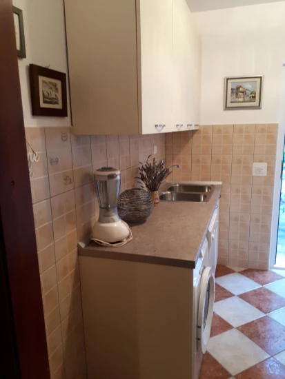 Apartmán Střední Dalmácie - Okrug Gornji DA 8591 N1