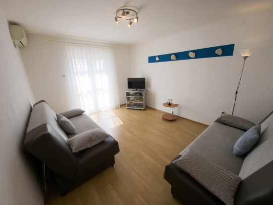 Apartmán Střední Dalmácie - Okrug Gornji DA 8596 N1