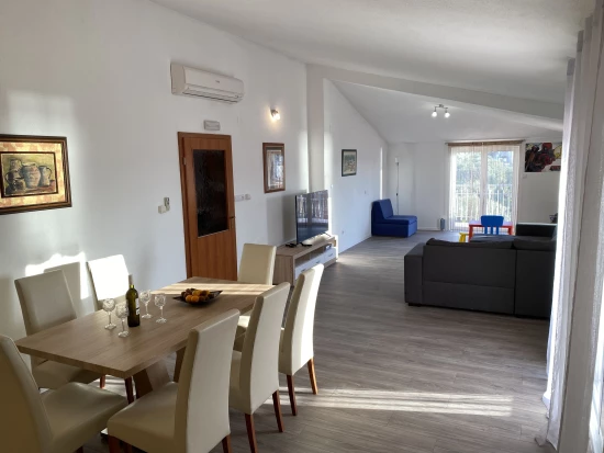 Apartmán Střední Dalmácie - Okrug Gornji DA 8611 N5