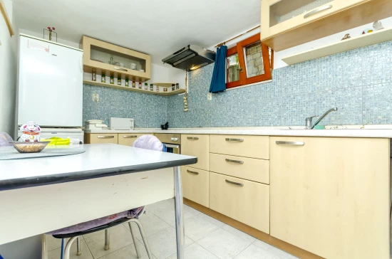 Apartmán Střední Dalmácie - Okrug Gornji DA 8627 N1