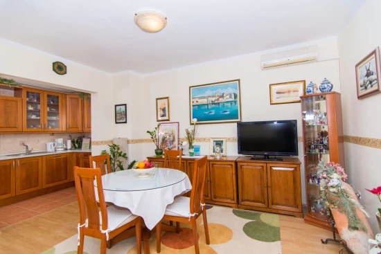 Apartmán Střední Dalmácie - Okrug Gornji DA 8635 N2