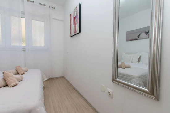 Apartmán Střední Dalmácie - Dugi Rat DA 8660 N1