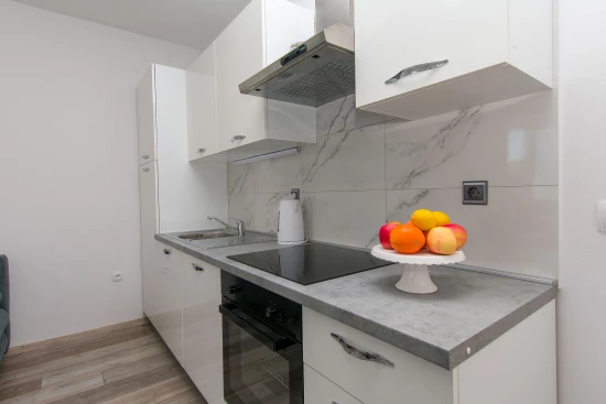 Apartmán Střední Dalmácie - Dugi Rat DA 8660 N1