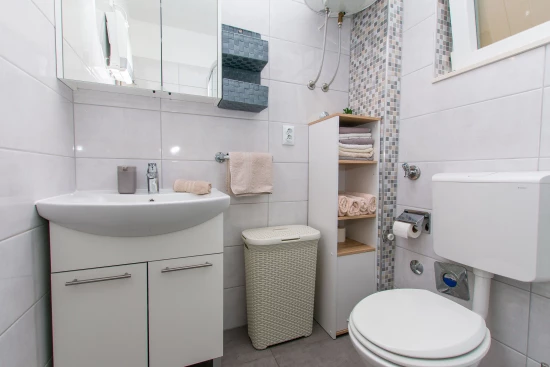 Apartmán Střední Dalmácie - Dugi Rat DA 8660 N1