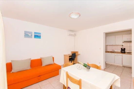 Apartmán Střední Dalmácie - Baška Voda DA 8665 N3