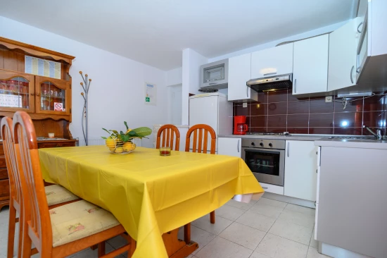 Apartmán Střední Dalmácie - Okrug Gornji DA 8666 N1