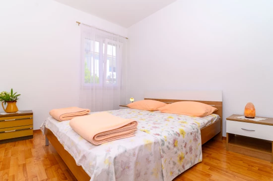 Apartmán Střední Dalmácie - Okrug Gornji DA 8666 N2