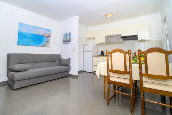 Apartmán Střední Dalmácie - Okrug Gornji DA 8666 N3