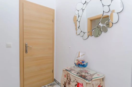 Apartmán Střední Dalmácie - Okrug Gornji DA 8694 N1