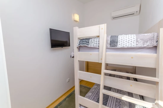 Apartmán Střední Dalmácie - Okrug Gornji DA 8694 N1