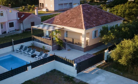 Vila Severní Dalmácie - Privlaka DA 8698 N1