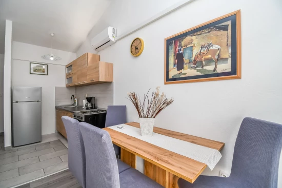 Apartmán Střední Dalmácie - Okrug Gornji DA 8707 N2