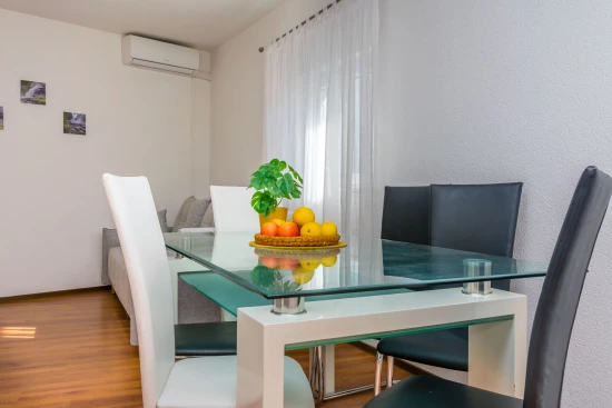 Apartmán Střední Dalmácie - Omiš DA 8777 N1