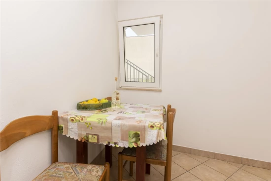 Apartmán Střední Dalmácie - Omiš DA 8777 N2