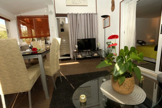 Apartmán Střední Dalmácie - Okrug Gornji DA 8785 N1