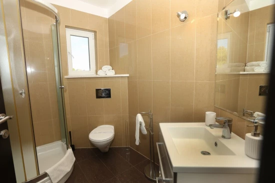 Apartmán Střední Dalmácie - Okrug Gornji DA 8785 N2