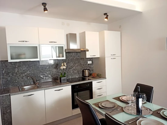 Apartmán Střední Dalmácie - Žrnovnica DA 8786 N1