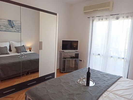 Apartmán Střední Dalmácie - Žrnovnica DA 8786 N1