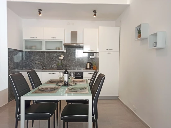 Apartmán Střední Dalmácie - Žrnovnica DA 8786 N1