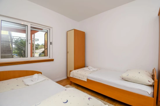 Apartmán Střední Dalmácie - Marina DA 8815 N1