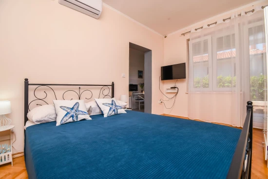 Apartmán Střední Dalmácie - Okrug Gornji DA 9875 N1